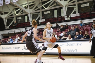 The women's basketball team moved to 5-2 in A-10 play after defeated UMass. (Ram Archives) 